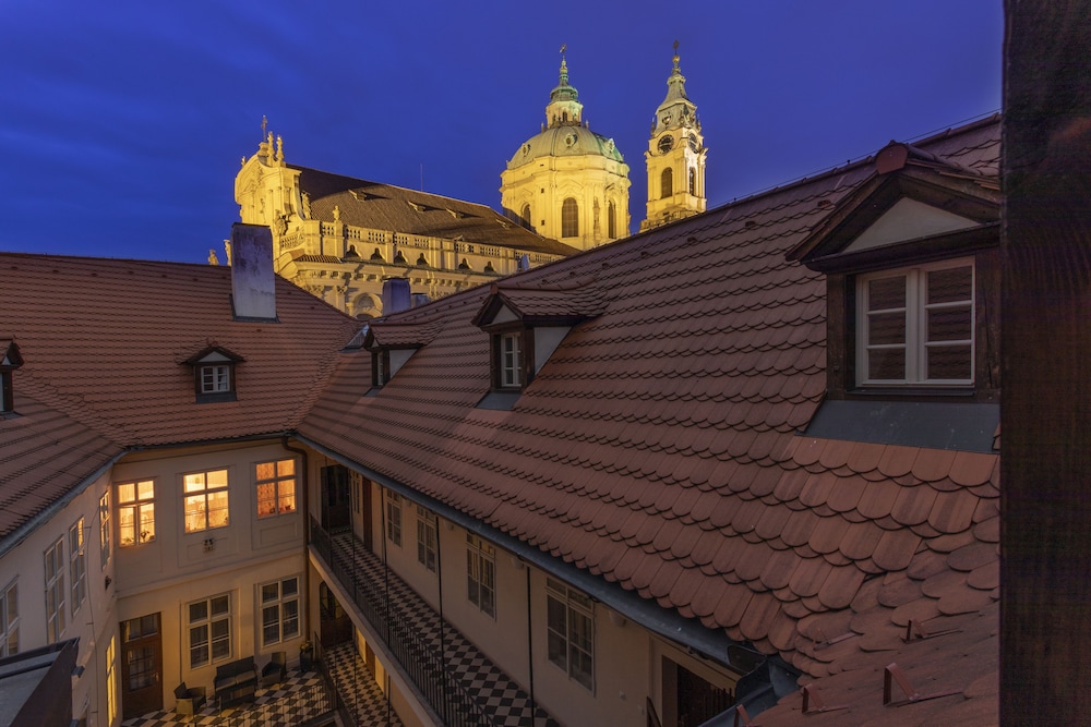 

Venezia - Praga - Three Golden Crowns Apartments