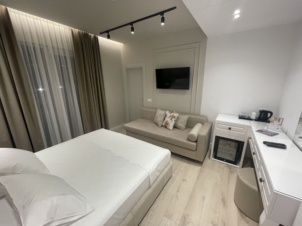 

Catania - Valona - Seaside Hotel