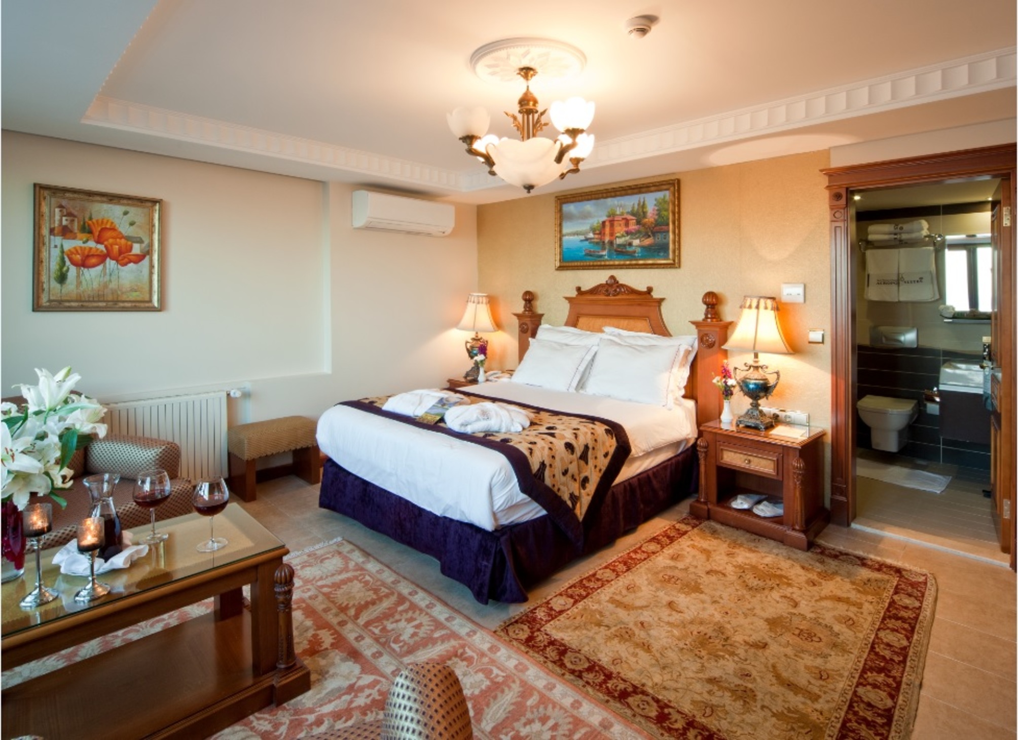 Executive suite with balcony, sea view or hagia sophia view 20m2