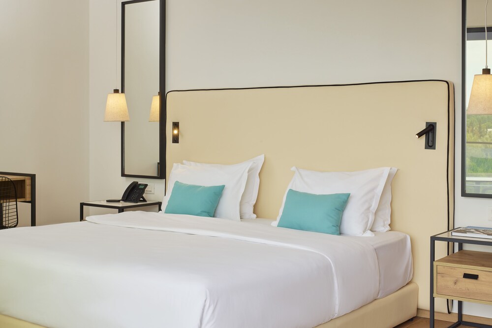 

Pisa - Golem - Sol Tropikal Durres