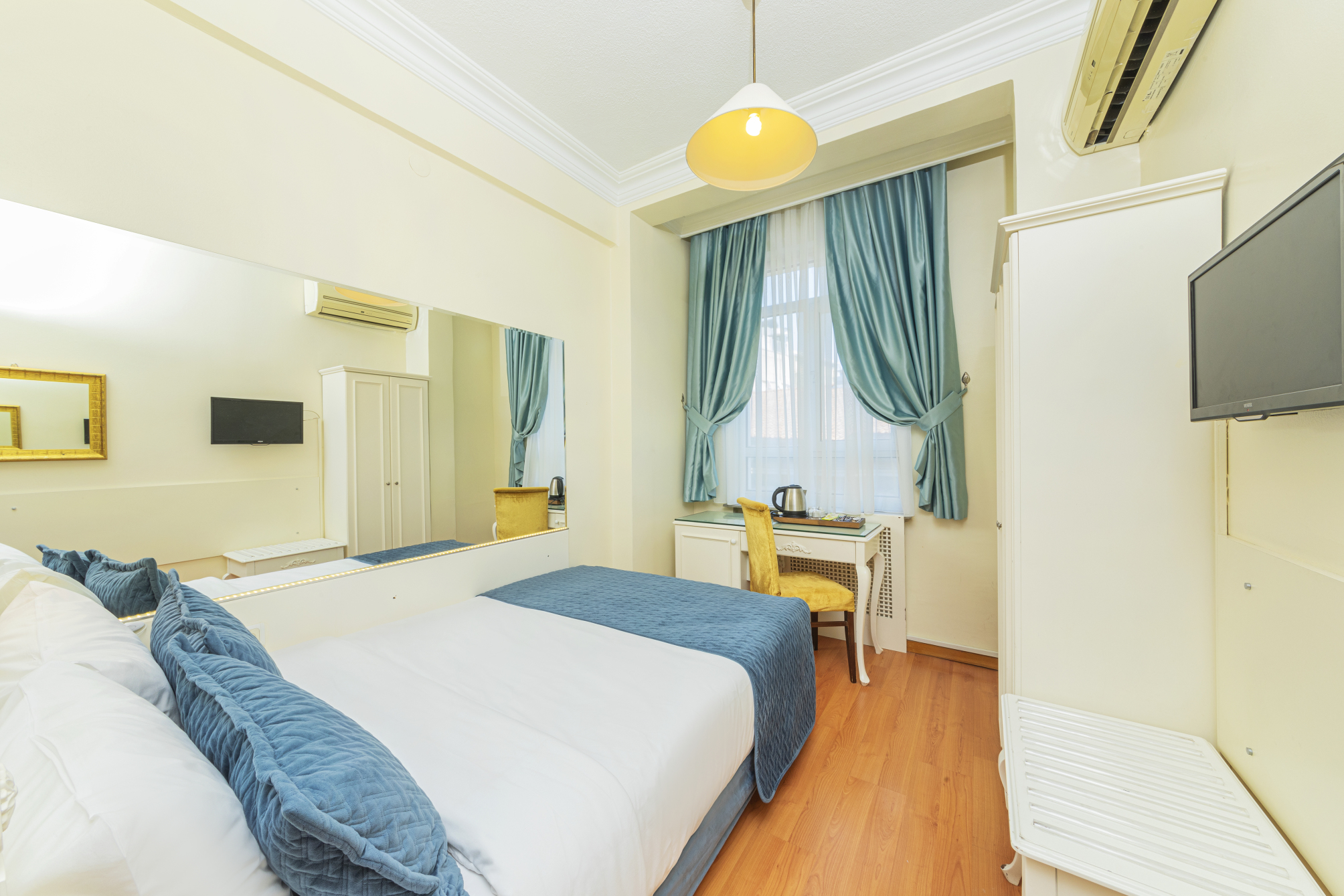 

Genova - Istanbul - Hotel Ipek Palas