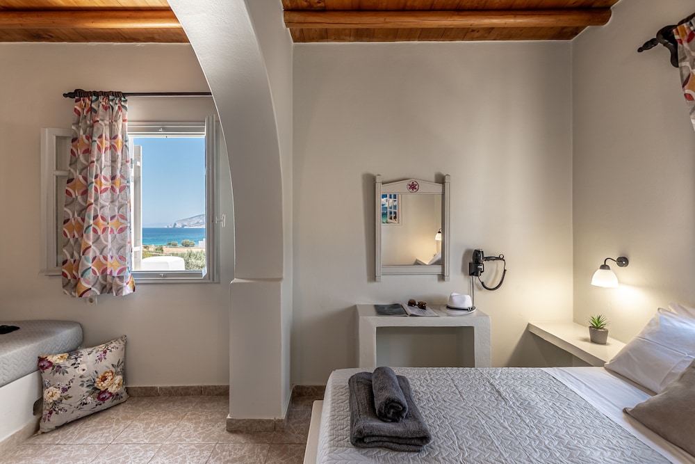 

Milano - Koufonisia - Michalios Luxury Apartments