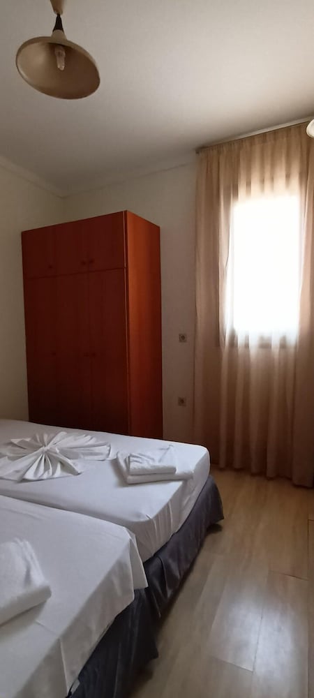 

Milano - Agios Fokas - Hercules Hills Sea View Villas
