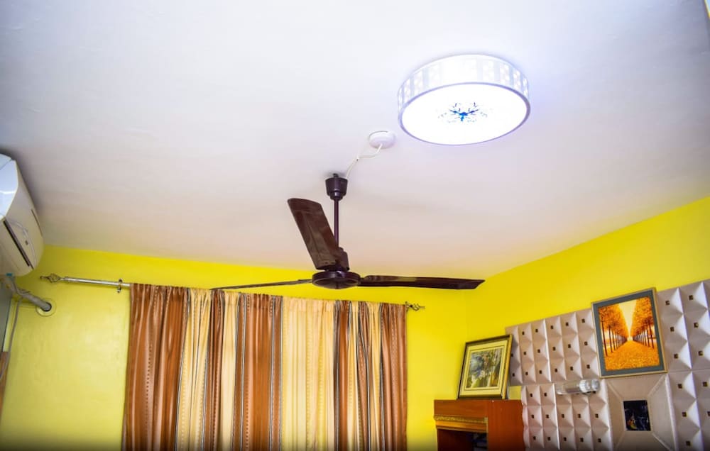 

Bari - Bamburi - Louis Montfort Grand Resort - Mombasa
