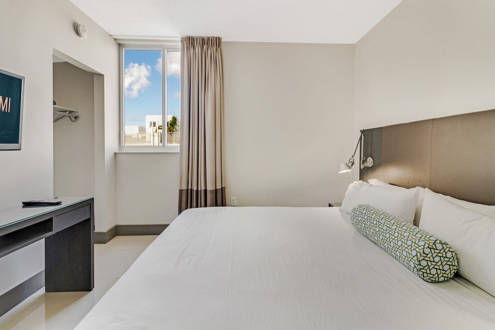 

Venezia - Key Biscayne - Roami at Habitat Brickell
