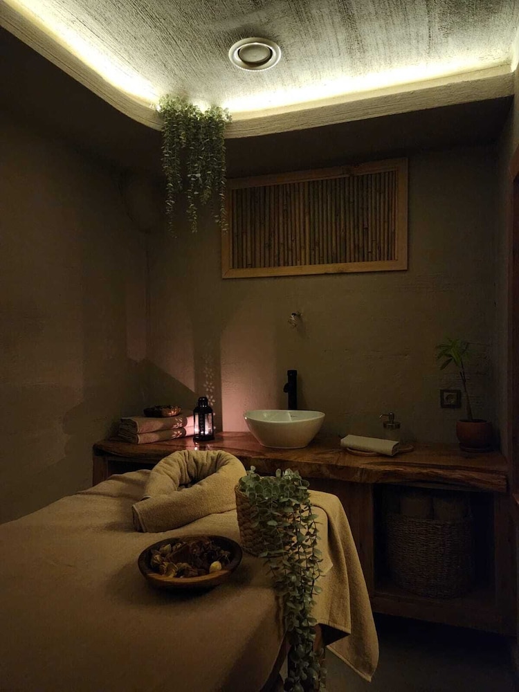 

Napoli - Mahmutlar - Ozgur Bey Spa Hotel