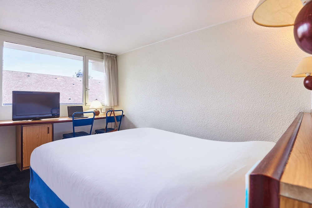

Bari - Paris Charles de Gaulle - Kyriad Direct Le Bourget Gonesse