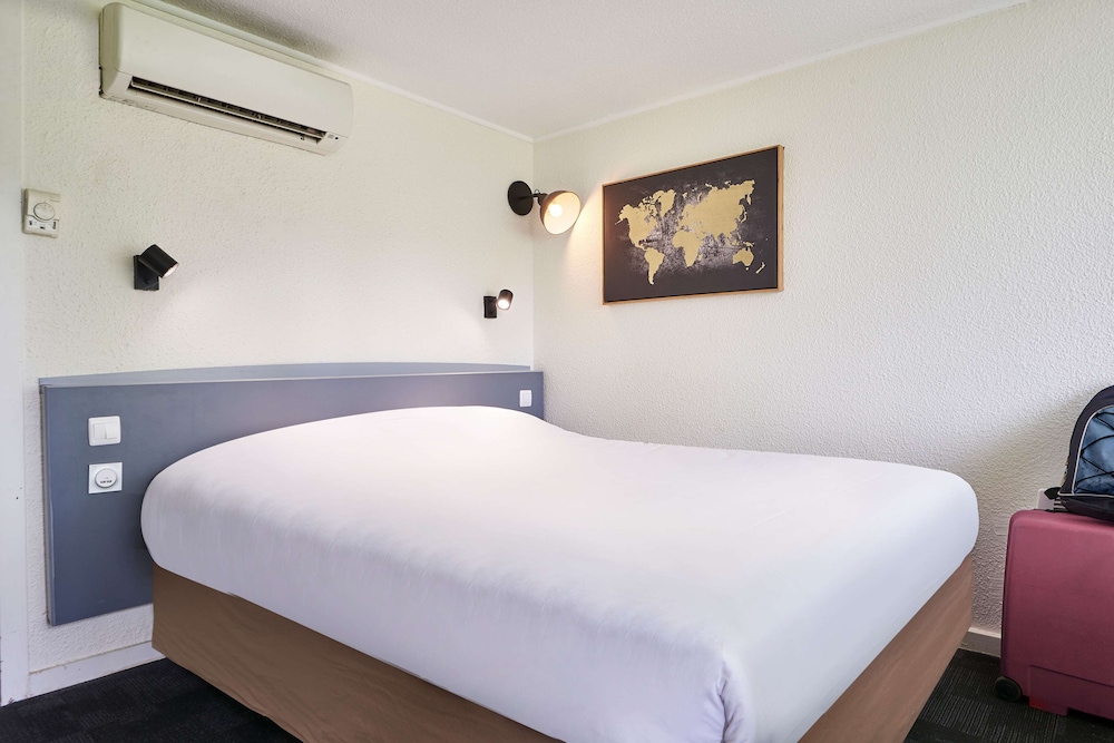 

Bari - Roissy-en-France - Kyriad Direct Le Bourget Gonesse