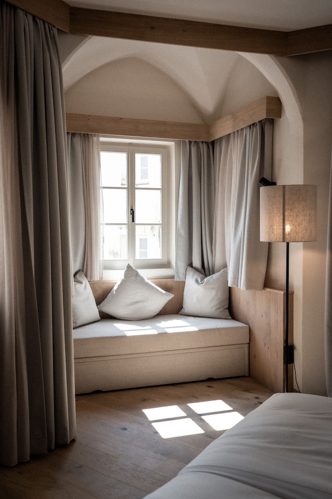 

Catania - Luson - ADLER Historic Guesthouse