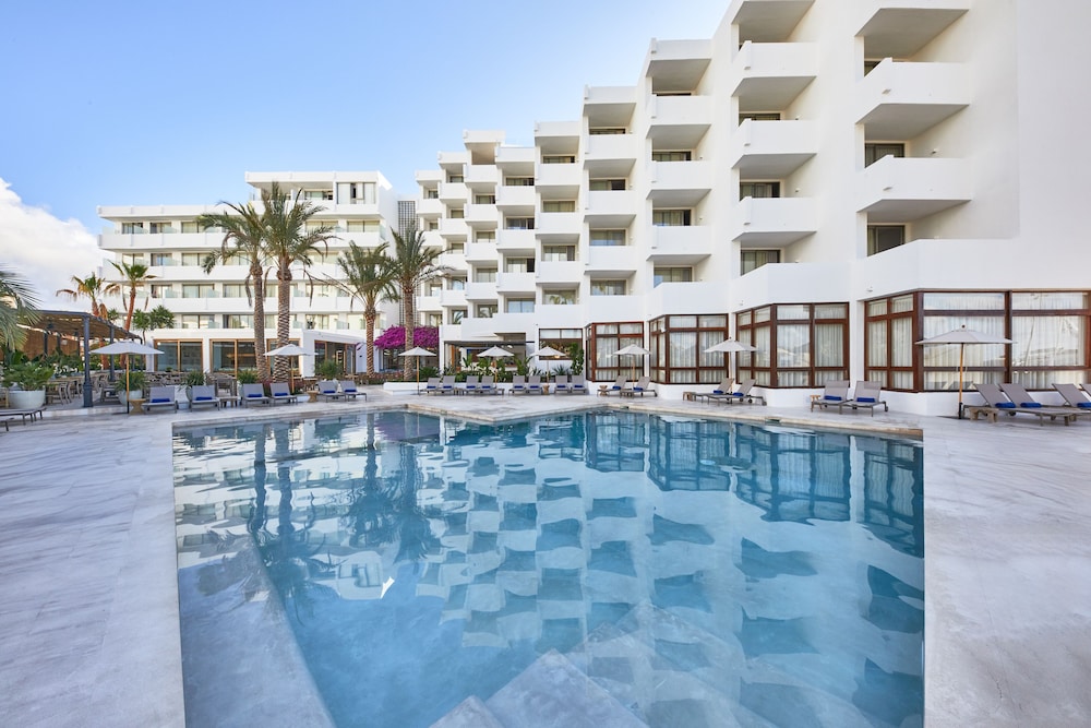 

Brindisi - Cala Llonga - Hotel Tres Torres