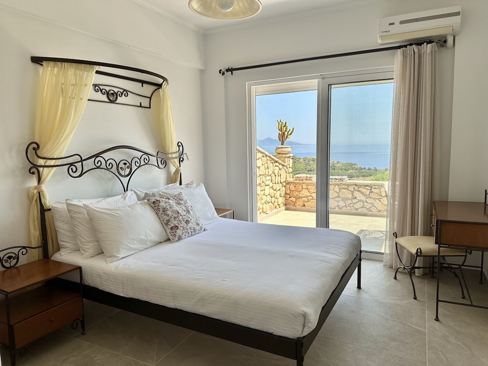 

Bari - Agios Nikolaos, Zante - Lithies Sea View Boutique Hotel