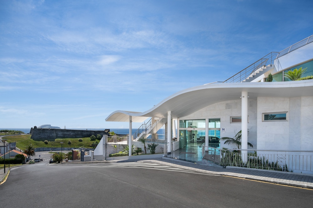 

Milano - Angra do Heroísmo - Angra Marina Hotel