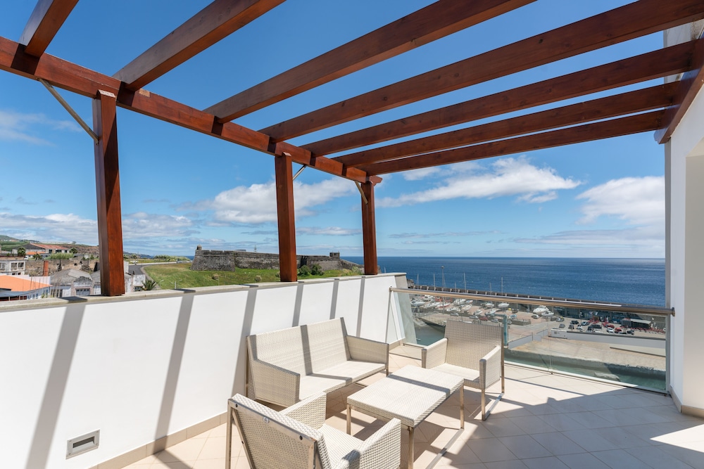 

Milano - Angra do Heroísmo - Angra Marina Hotel