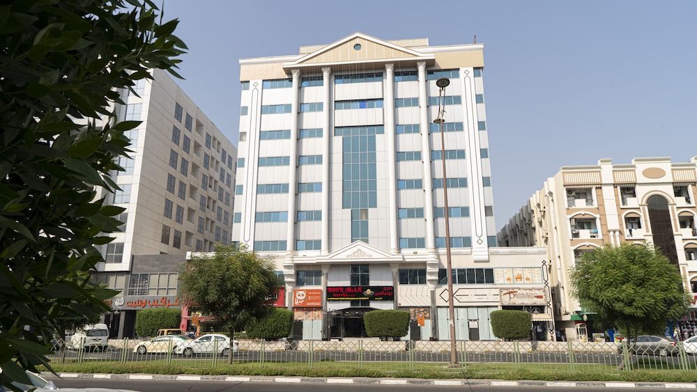 

Bari - Dubai - BOONMAX Hotel