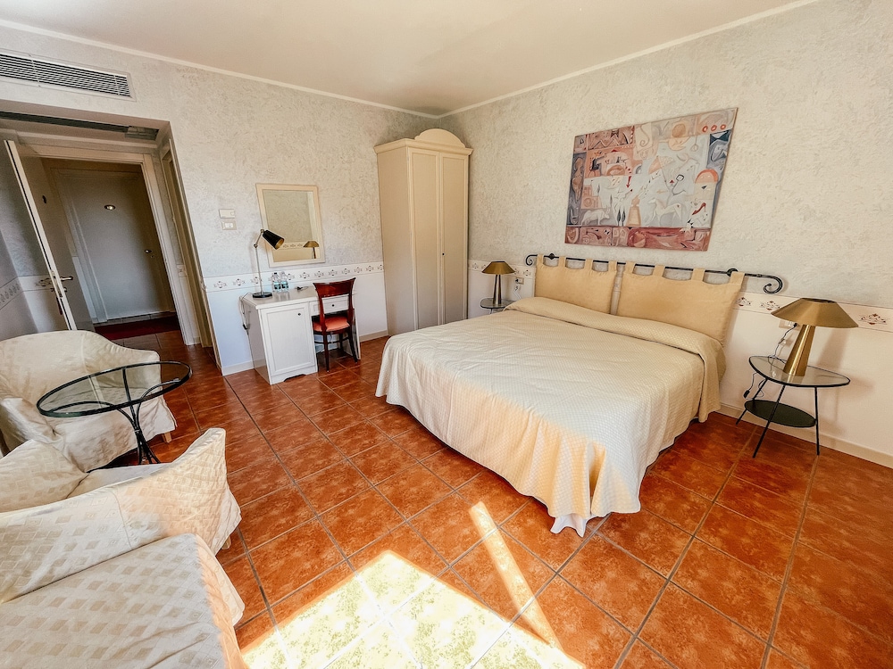 

Roma - Lugano - Caroline Hotel