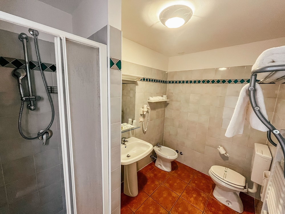 

Napoli - Lugano - Caroline Hotel