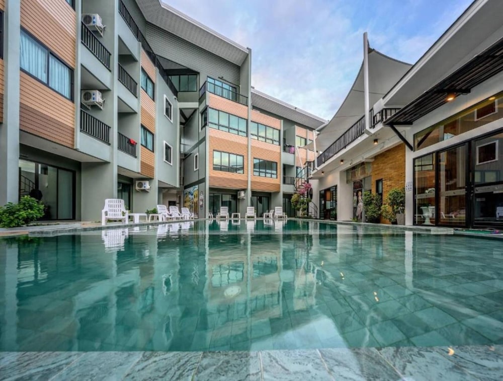 

Roma - Mai Khao Beach - Phuket Airport Place