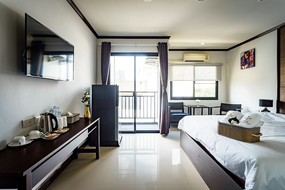 

Milano - Pak Kret - Lux Boutique Hotel