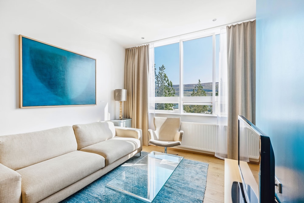 

Bologna - Akureyri - Akureyri - Berjaya Iceland Hotels