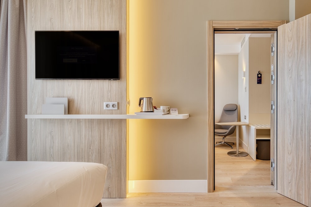 

Napoli - Aeroporto di Madrid - Holiday Inn Express MADRID - AIRPORT