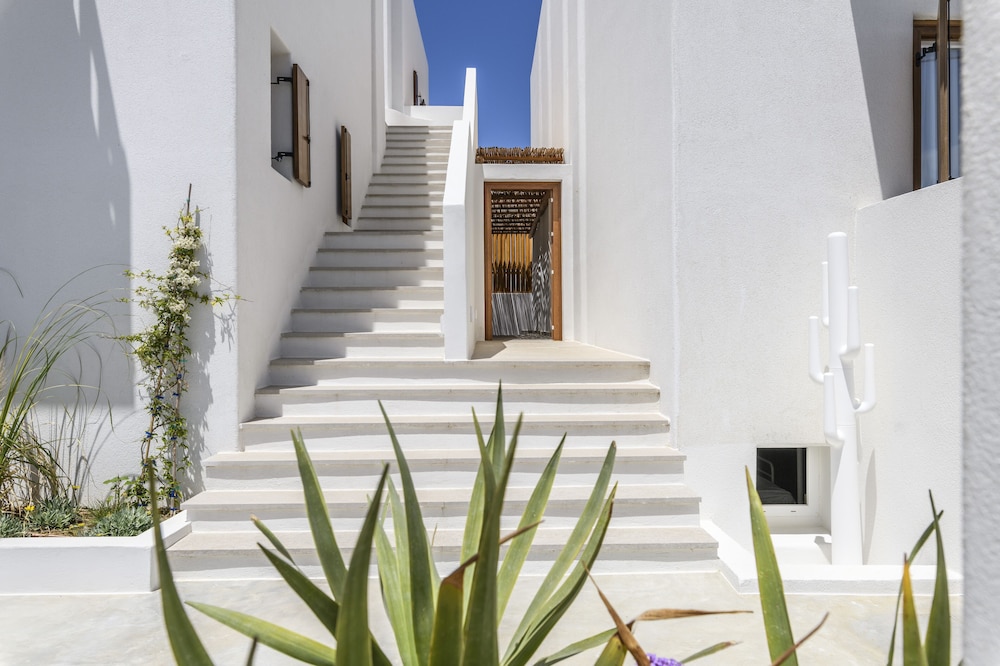 

Roma - Agios Sostis Mykonos - Mykonaki Hotel