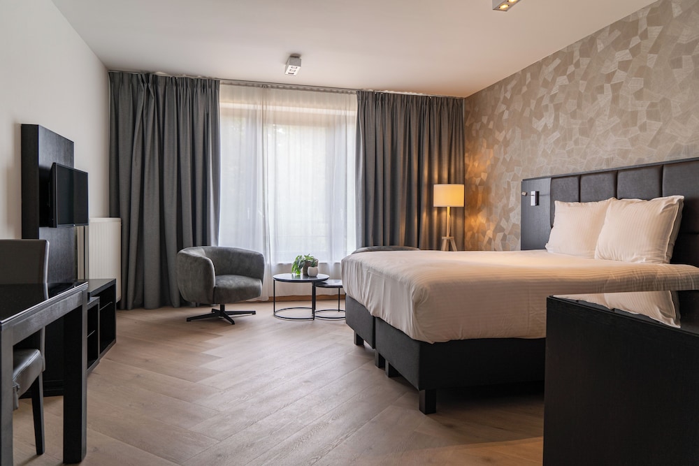 

Bologna - Bruxelles Aeroporto - Diamant Suites Brussels EU