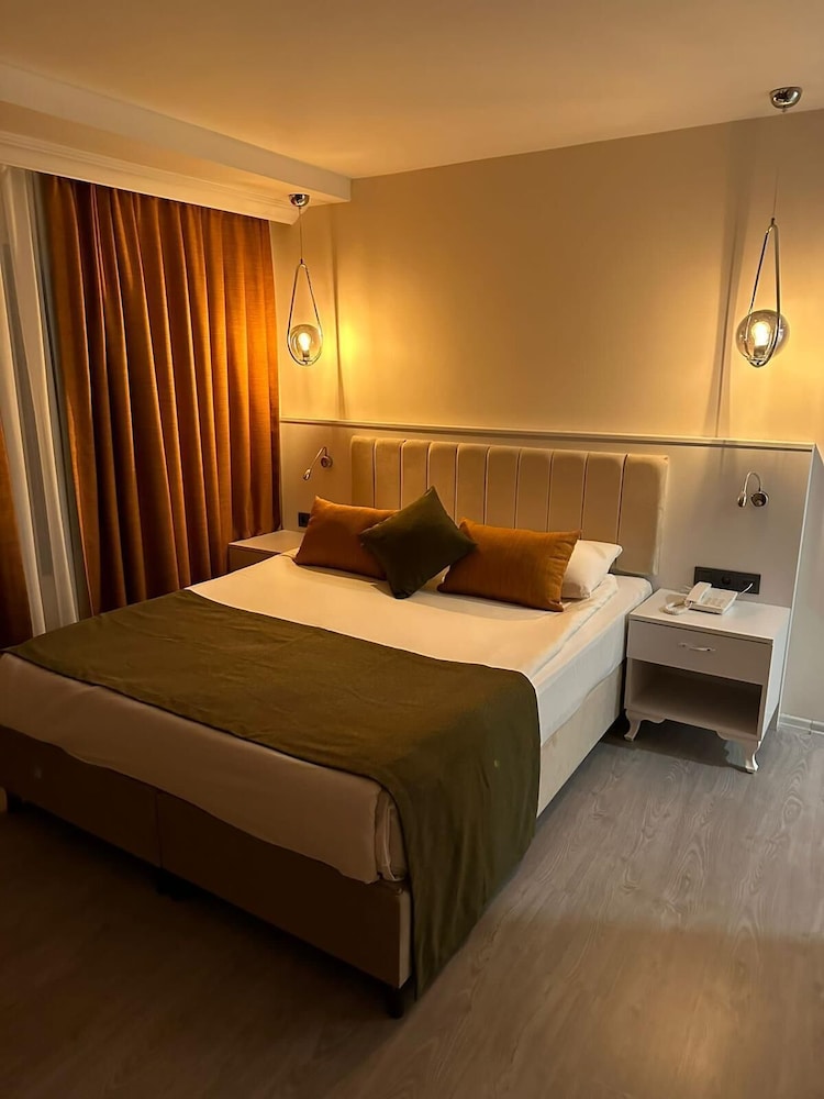

Roma - Side - Aura Boutique Hotel
