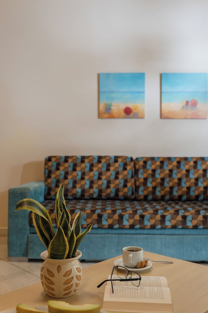 

Bologna - Kissamos - Molos Bay Hotel