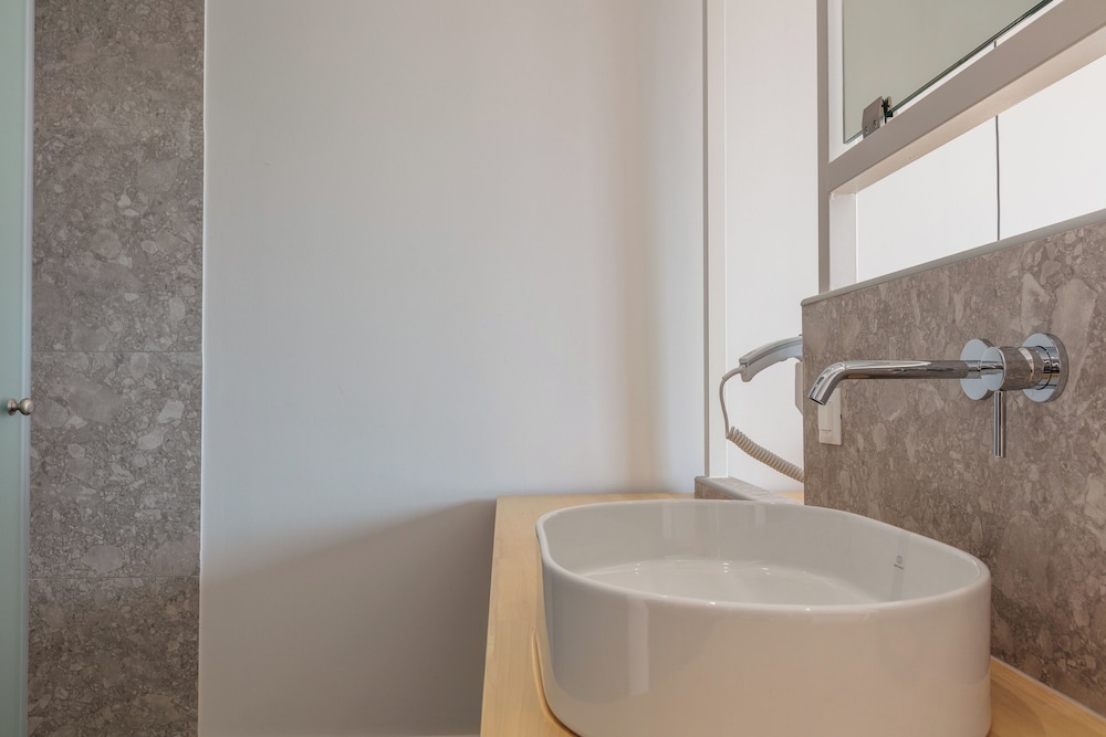 

Lamezia Terme - Georgioupoli - Nima Boutique Hotel