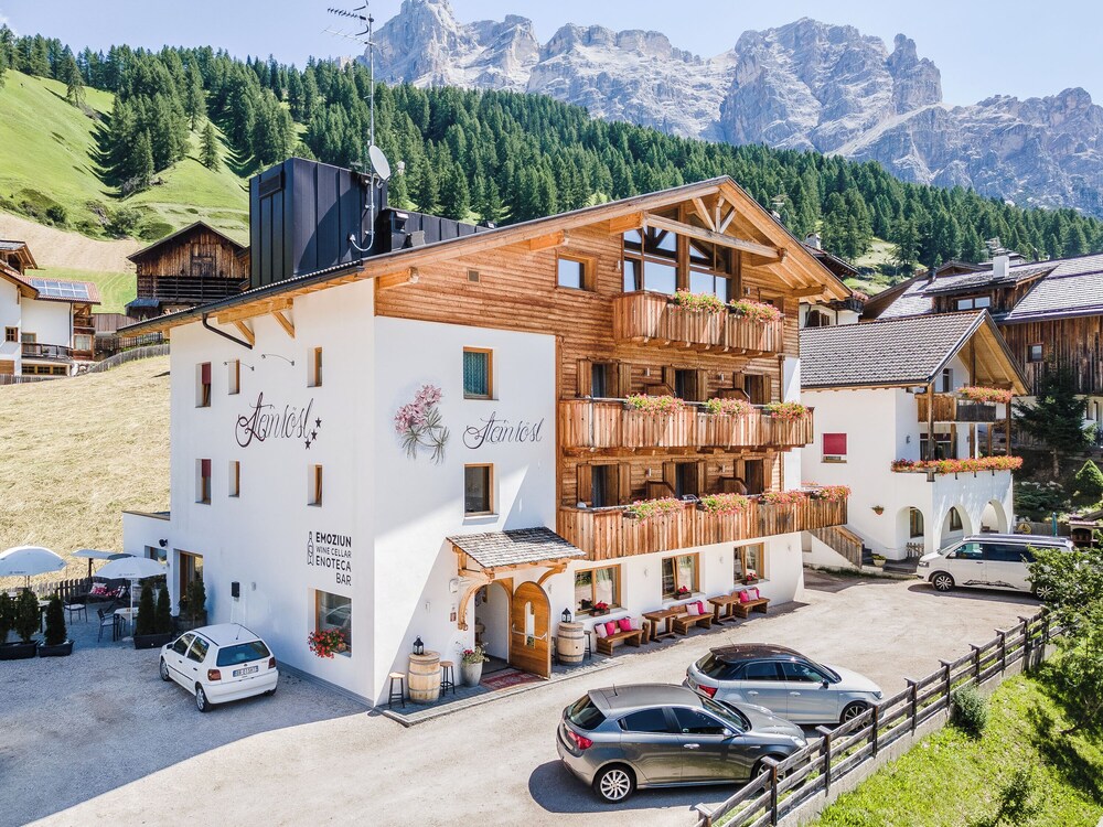 

Catania - Corvara in Badia - Hotel Steinrösl