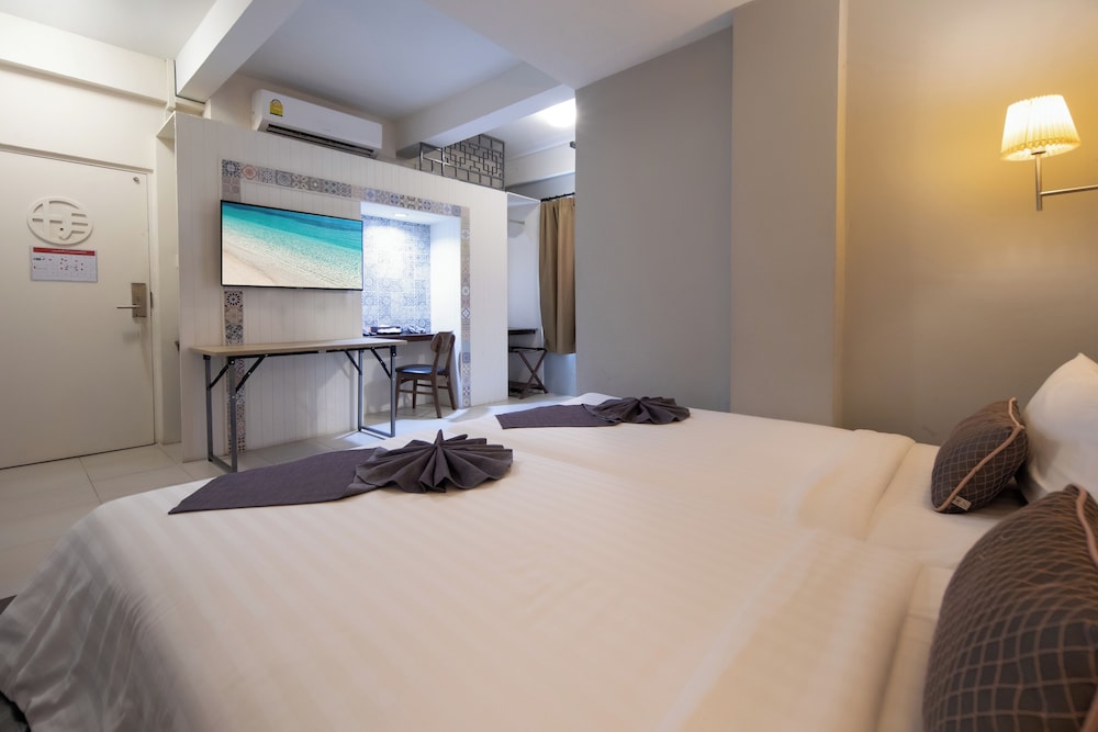 

Milano - Phuket Town - Montree Phuket Hotel