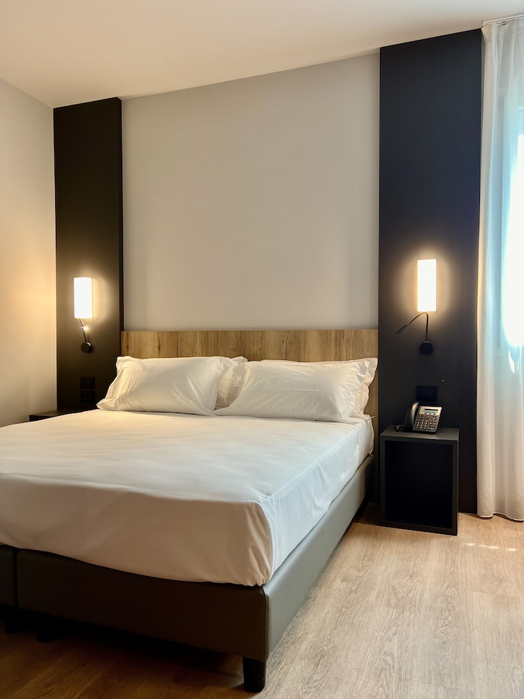 

Palermo - Brescia - Hotel Leonessa
