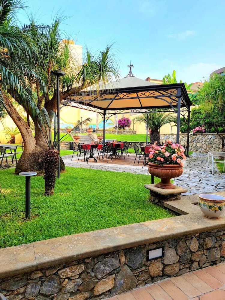 

Milano - Milazzo - Hotel Garibaldi