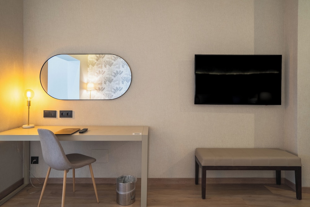 

Alghero - Santa Cruz de Tenerife - La Laguna Gran Hotel
