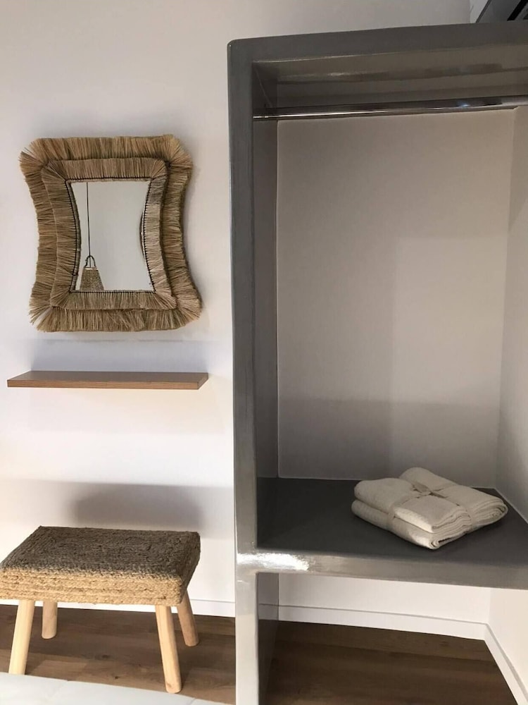 

Venezia - Perivolos - Aidani Luxurious Rooms