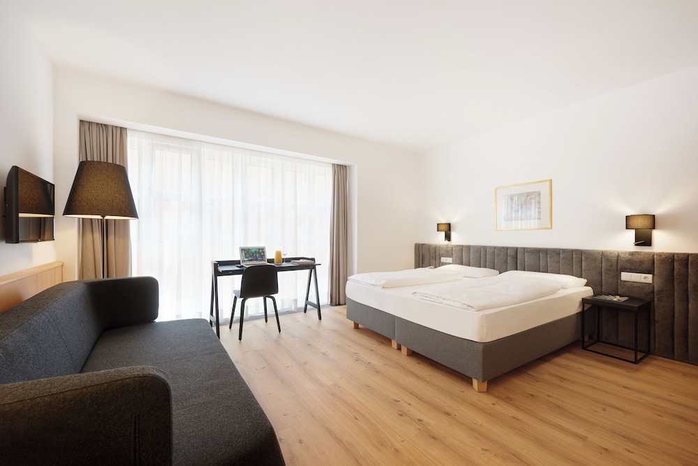 

Catania - Chienes - Hotel Goldene Rose