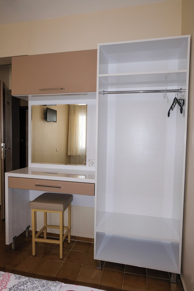 

Catania - Gumuldur - Ileri Otel Gumuldur