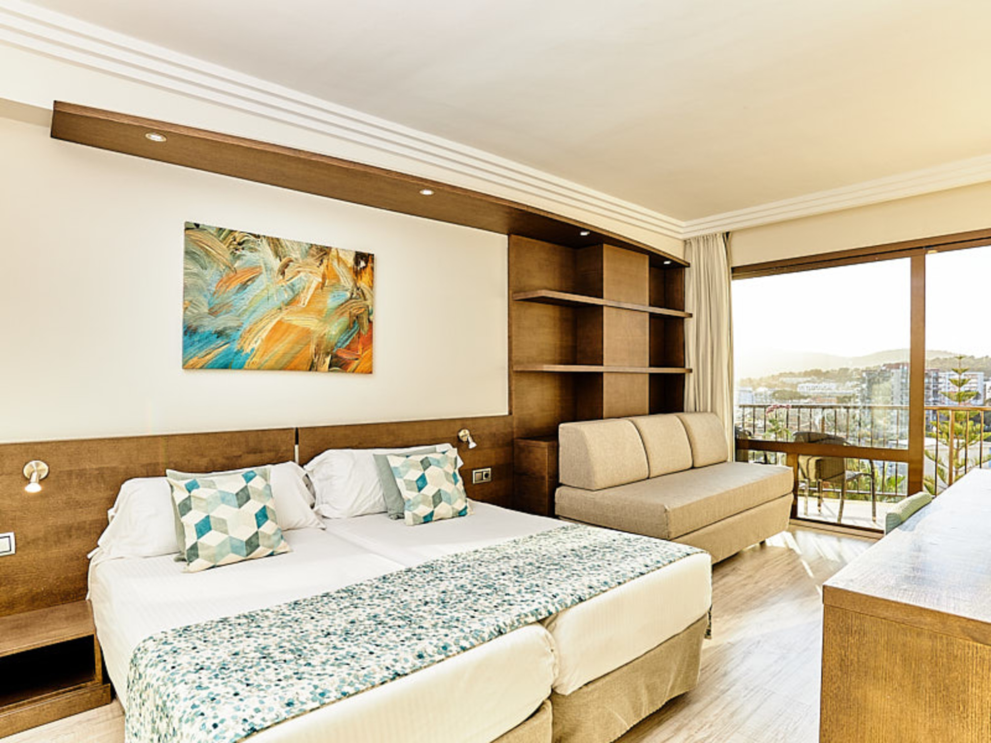 

Cagliari - Magaluf - Leonardo Royal Hotel Mallorca