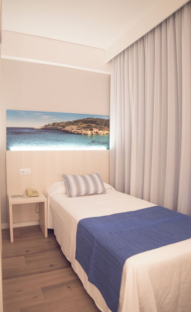 

Lamezia Terme - Playa de Palma - Seramar Hotel Luna Park Adults Only