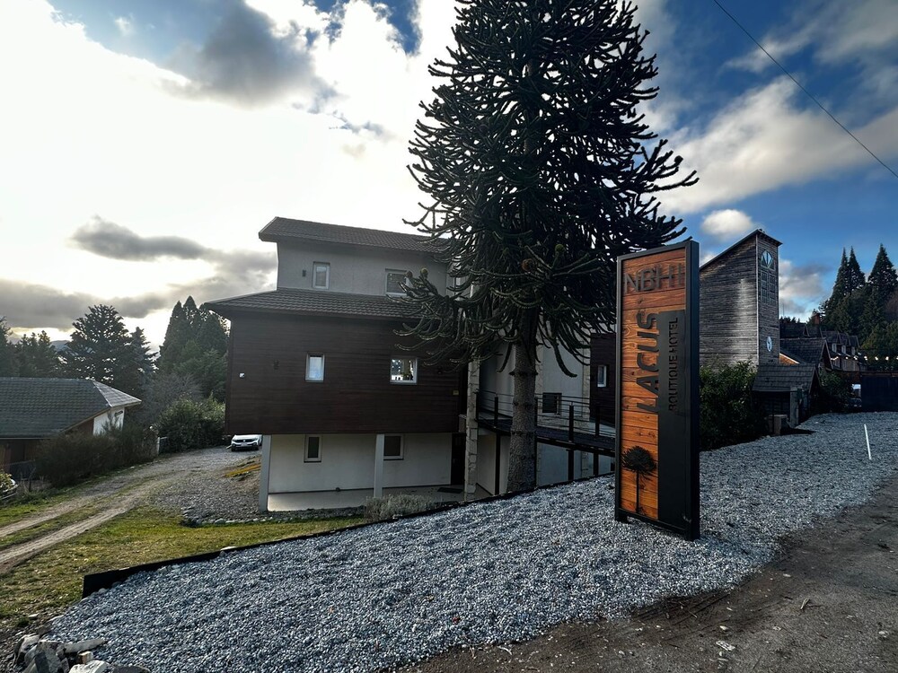 

Milano - San Carlos de Bariloche - NBH Lacus Boutique Hotel
