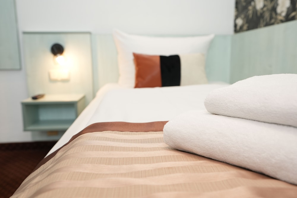 

Venezia - Frankfurt-Main Airport - Hotel Attaché an der Messe