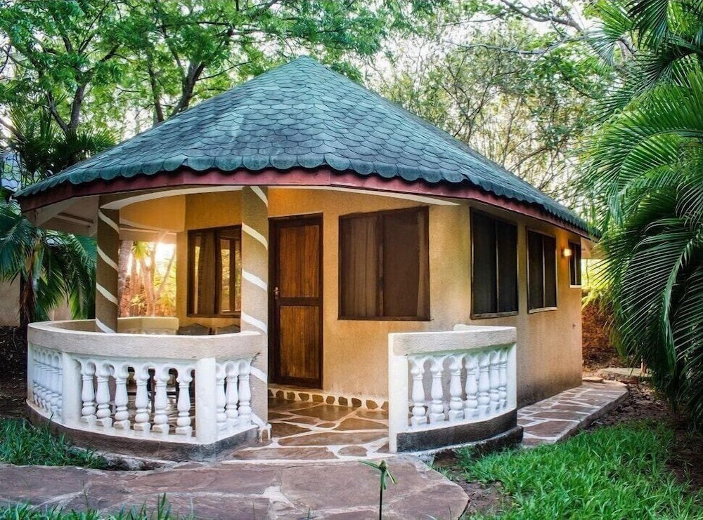 

Cagliari - Ukunda - Kijani Cottages Diani Beach