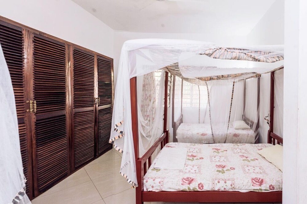

Bologna - Ukunda - Kijani Cottages Diani