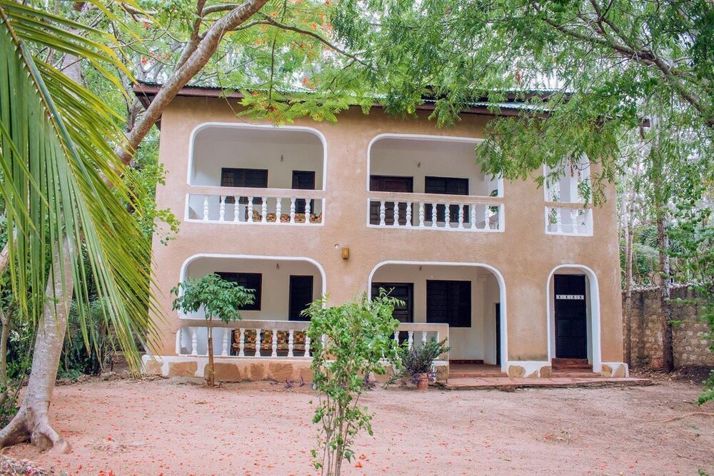 

Roma - Diani Beach - Kijanii Cottages Diani Beach