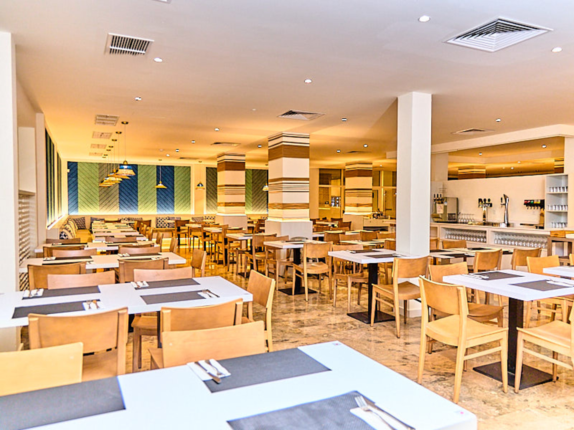 

Bari - Cala Llonga - Leonardo Royal Hotel Ibiza Santa Eulalia