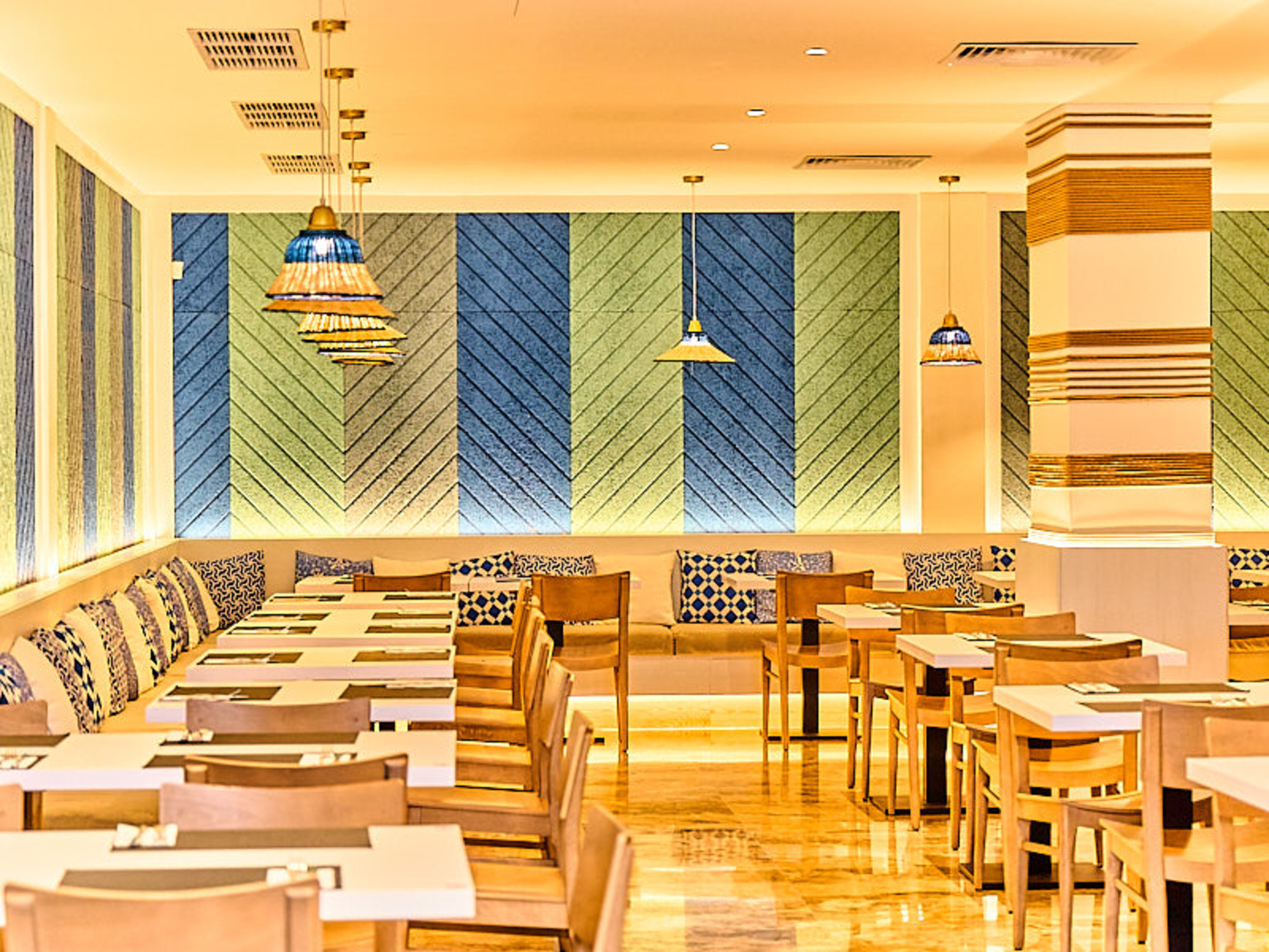 

Napoli - Santa Eulalia del Río - Leonardo Royal Hotel Ibiza Santa Eulalia