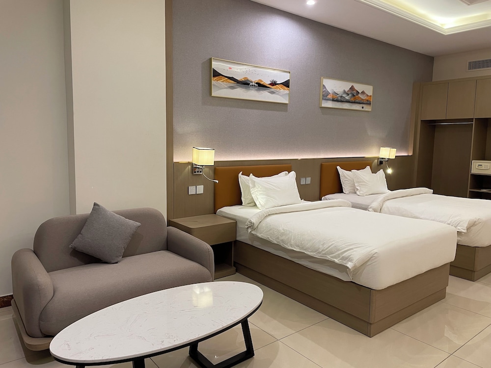 

Roma - Mawāliḩ - Season Inn Hotel