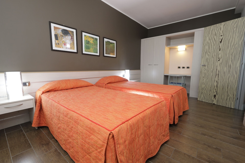 

Lamezia Terme - Milano - Hotel Residence Aurora