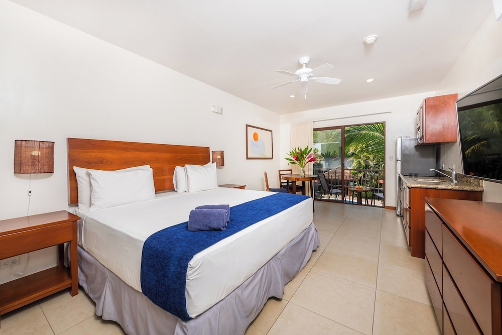 

Firenze - Tamarindo - The Coast Beachfront Hotel