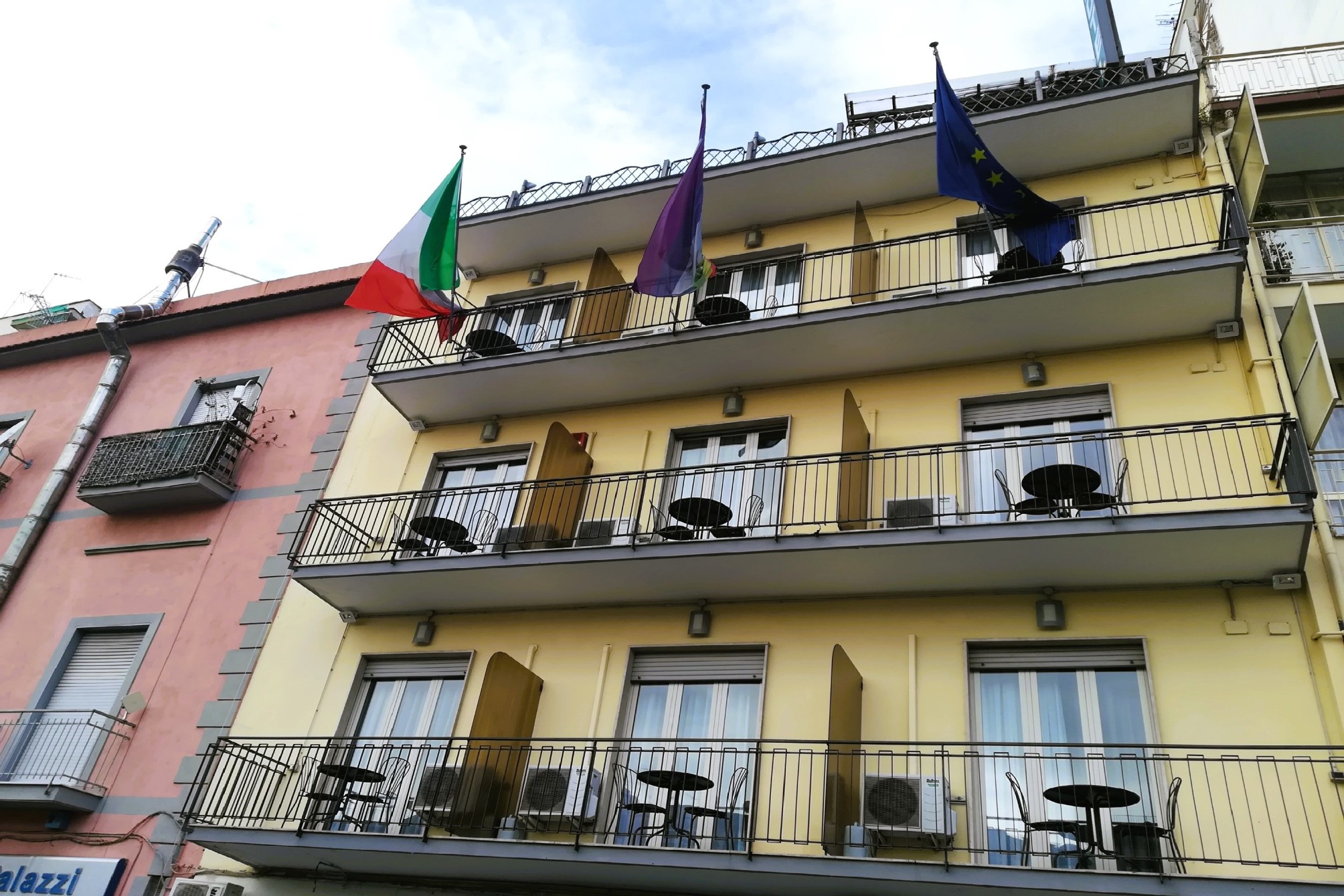 

Trieste - Pozzuoli - Hotel Leopardi